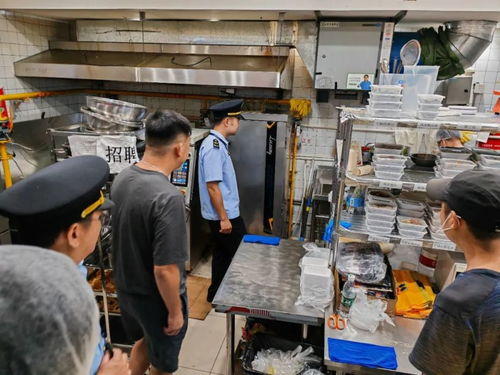 石景山重拳出擊嚴(yán)查“幽靈外賣” 筑牢食品安全防線 同時規(guī)范勞動保護(hù)用品銷售